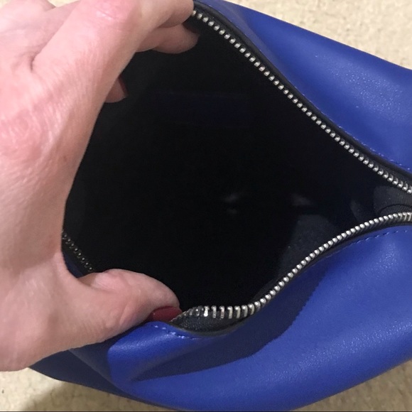 🆕KENDALL&KYLIE SUPER SUPER CUTE BLUE&WHITE CURSIVE LETTERING ACROSS MAKEUP BAG - Picture 11 of 14